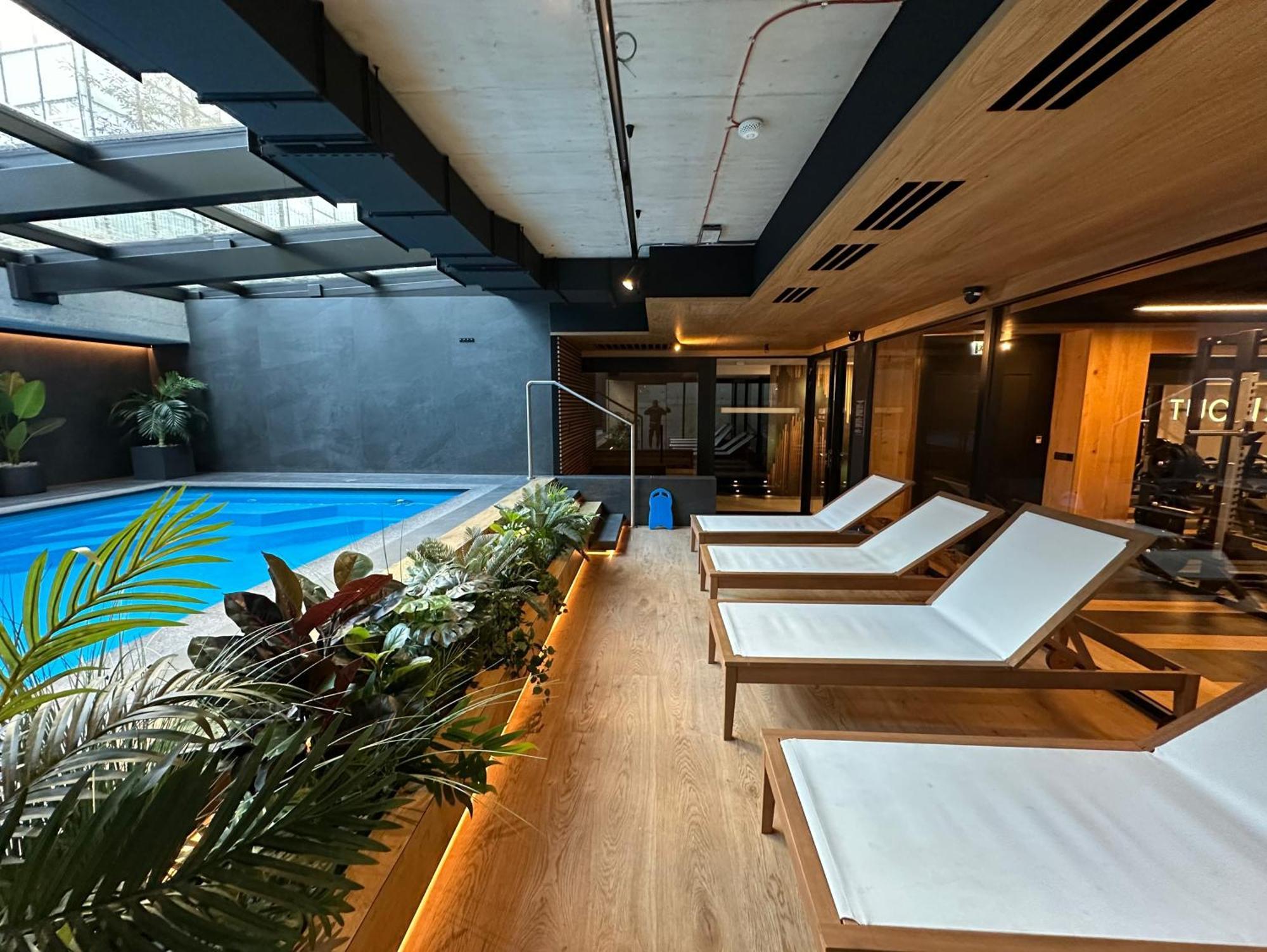 Vistula Avenue Apartment Free Parking, Swimming Pool, Sauna & Gym Krakau Exterior foto